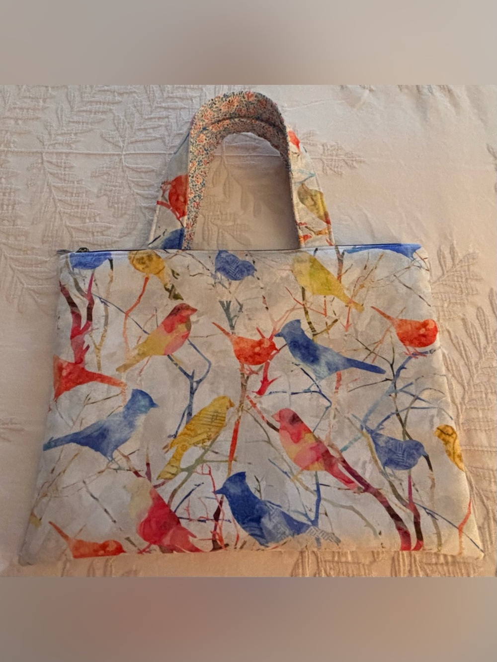 Pretty bird travel bag for readers laptops books zipper top